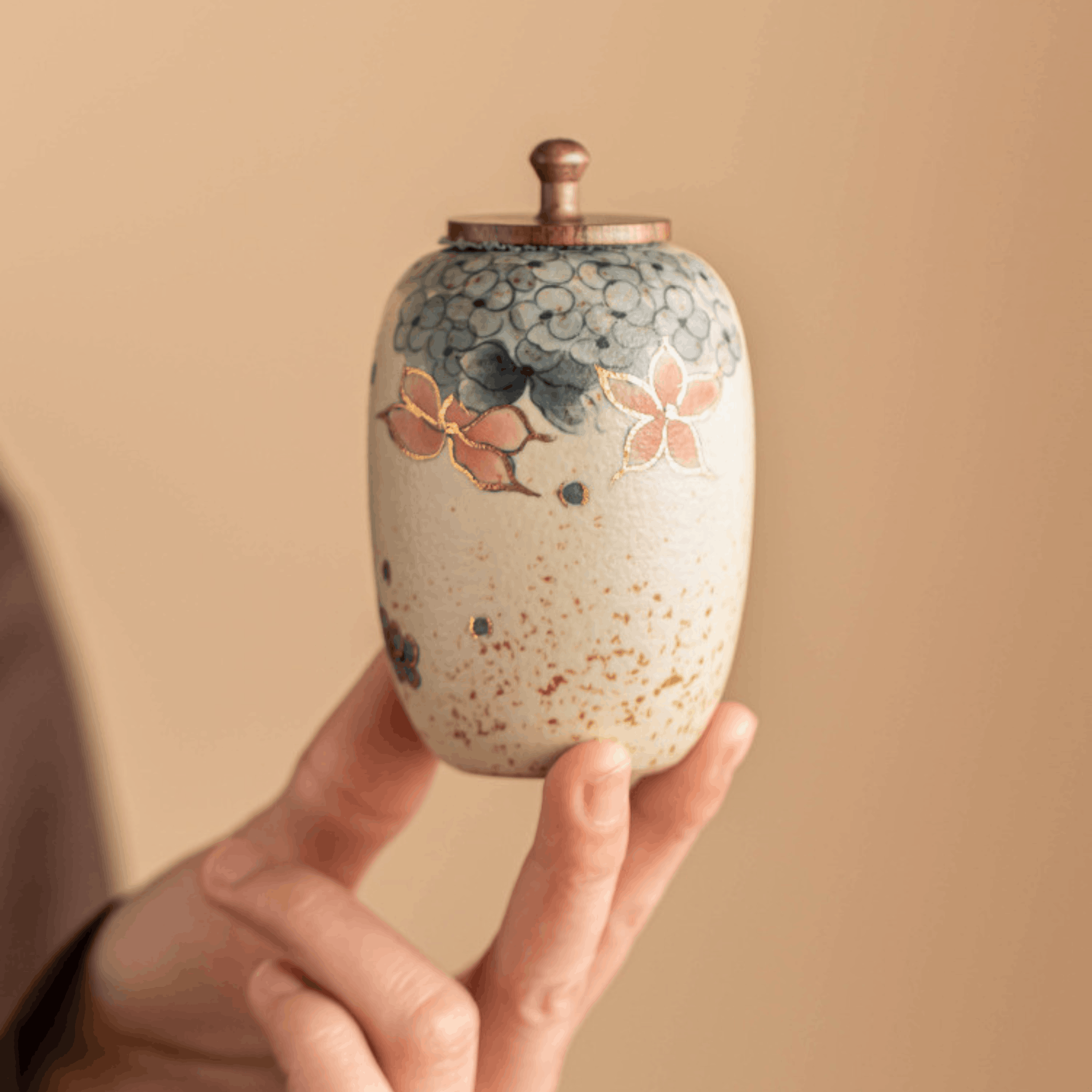 Golden Hydrangea – Ceramic Tea Caddy