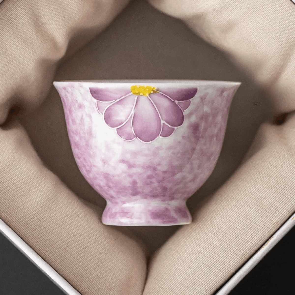 Amethyst Daisy – Petite Footed Cup