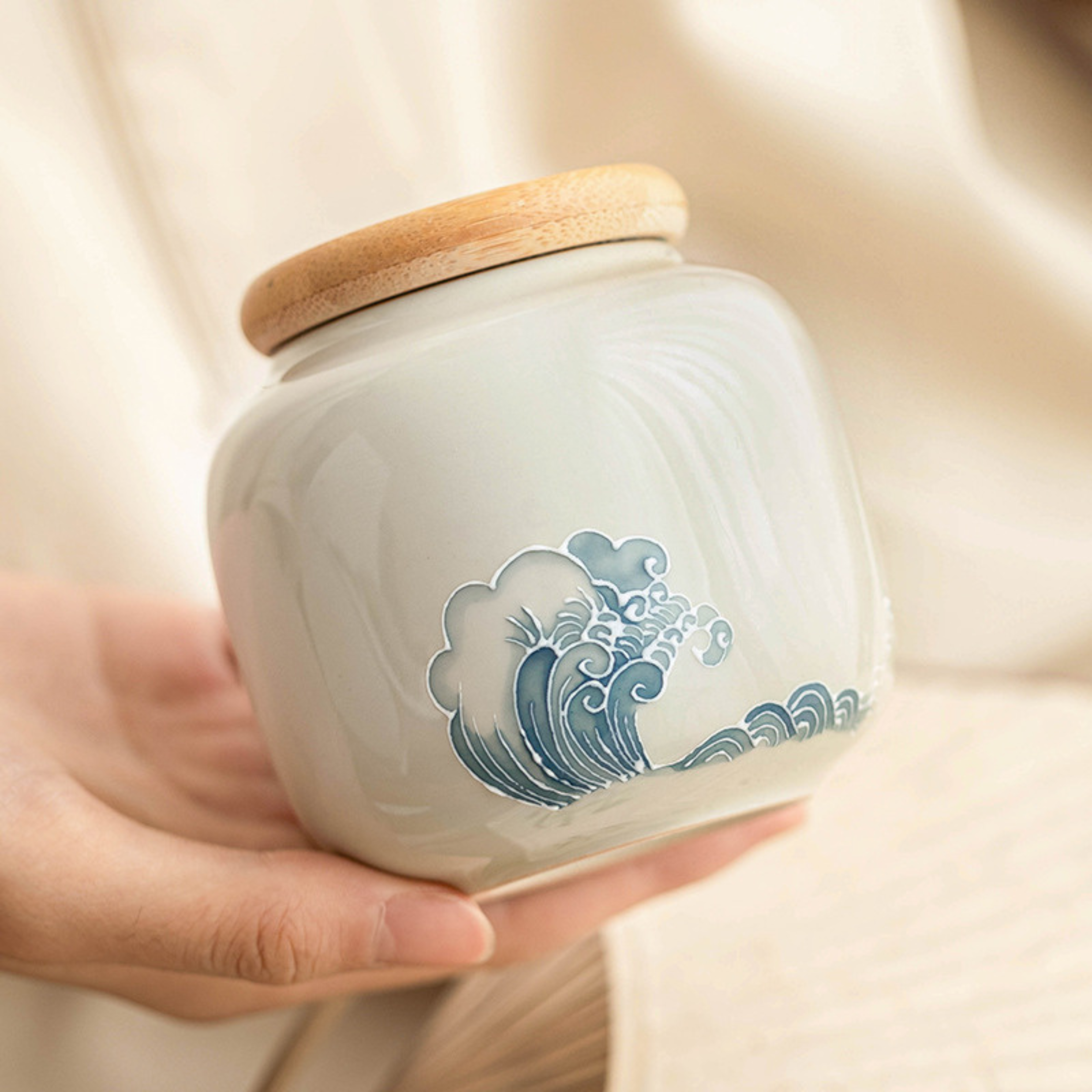Relief Ocean Wave – Ceramic Tea Caddy
